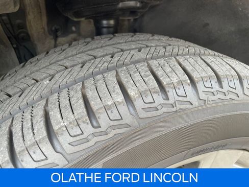 Used 2020 Toyota RAV4 XLE Premium image 30