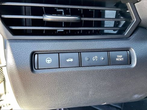 Used 2023 Nissan Altima 2.5 SL FWD image 31