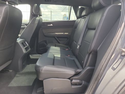 Used 2023 Volkswagen Atlas Cross Sport SEL AWD/4WD image 9