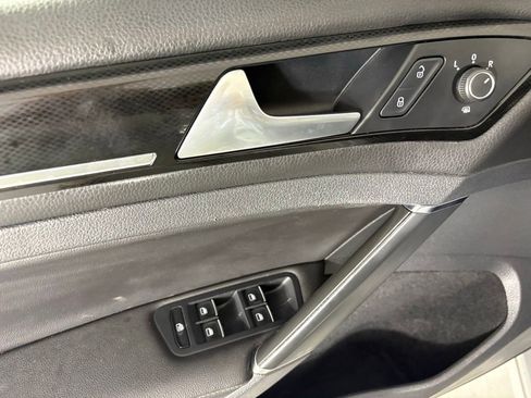 Used 2015 Volkswagen Golf SEL FWD image 25