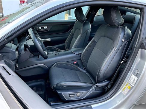 Certified 2025 Ford Mustang Coupe image 8