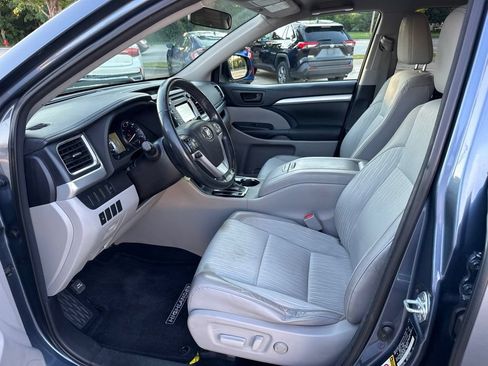 Used 2015 Toyota Highlander Plus AWD/4WD image 13