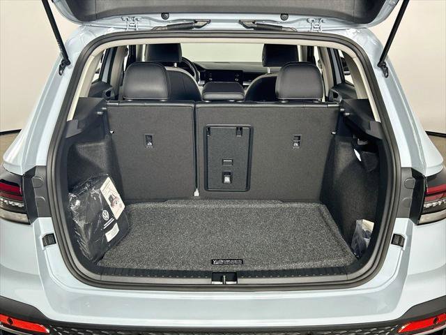 New 2027 Volkswagen Taos SE AWD/4WD image 25