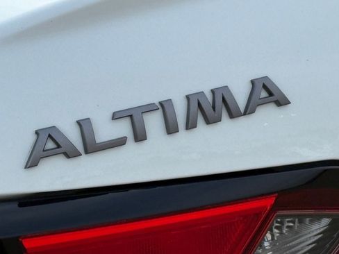 Certified 2024 Nissan Altima 2.5 S image 11