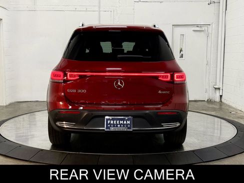 Used 2023 Mercedes-Benz EQB 300 4MATIC image 7