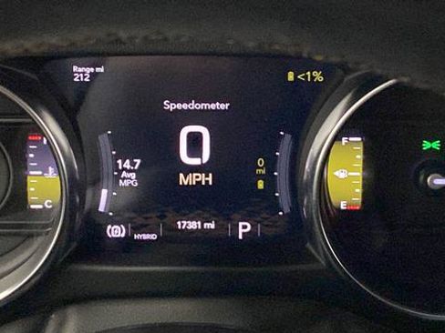 Used 2022 Jeep Wrangler Unlimited Sahara image 10