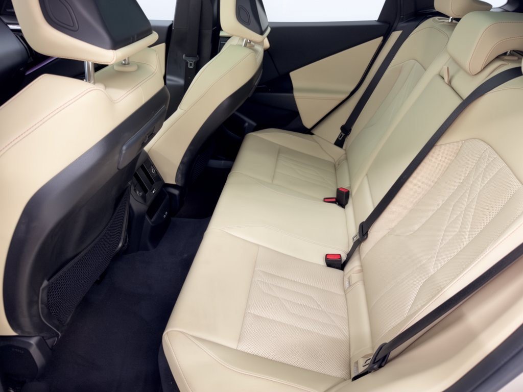 Certified 2025 BMW X3 xDrive30i w/ Premium Package AWD/4WD image 25