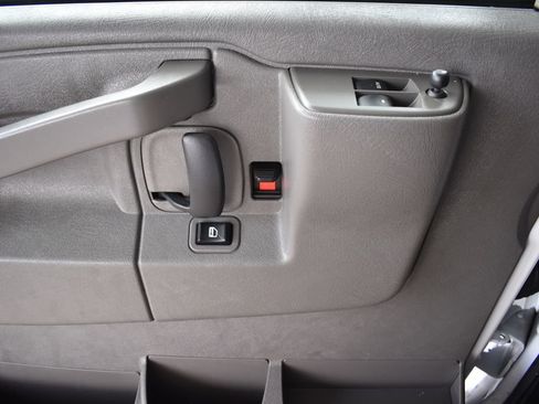 Used 2024 Chevrolet Express 3500 LS RWD image 17