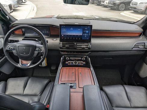 Certified 2024 Lincoln Navigator Reserve image 17