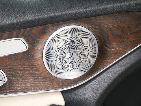 Used 2019 Mercedes-Benz C 300 Sedan image 7