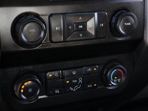 Used 2020 Ford F250 XL w/ Power Equipment Group image 32