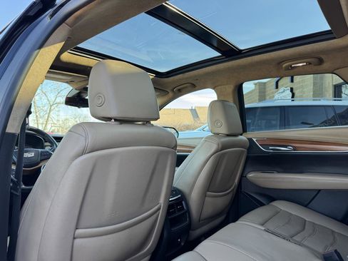 Used 2018 Cadillac XT5 Platinum w/ Driver Assist Package image 37