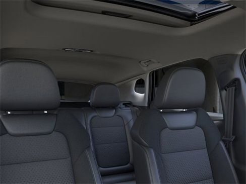 New 2026 Chevrolet Trax LT w/ Sunroof Package image 24