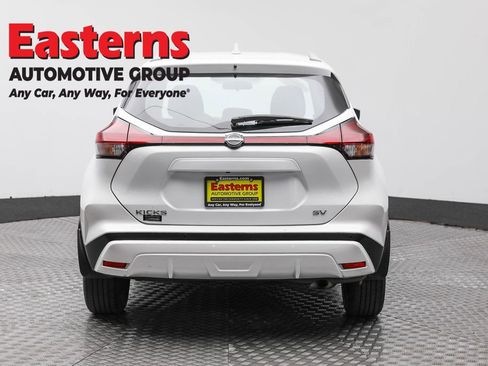 Used 2023 Nissan Kicks SV image 6