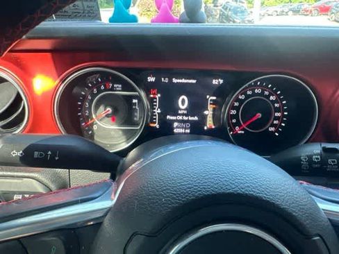 Used 2021 Jeep Wrangler Unlimited Rubicon w/ Xtreme Recon 35" Tire Package AWD/4WD image 14
