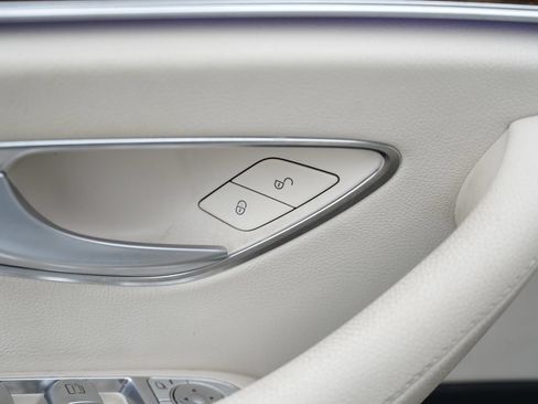 Used 2019 Mercedes-Benz E 300 4MATIC image 21