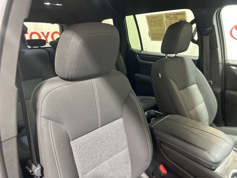 Used 2025 GMC Acadia Elevation image 14