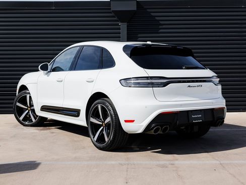 New 2026 Porsche Macan GTS image 3