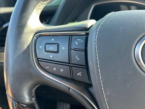 Used 2022 Lexus LS 500 w/ Interior Upgrade Package RWD image 20