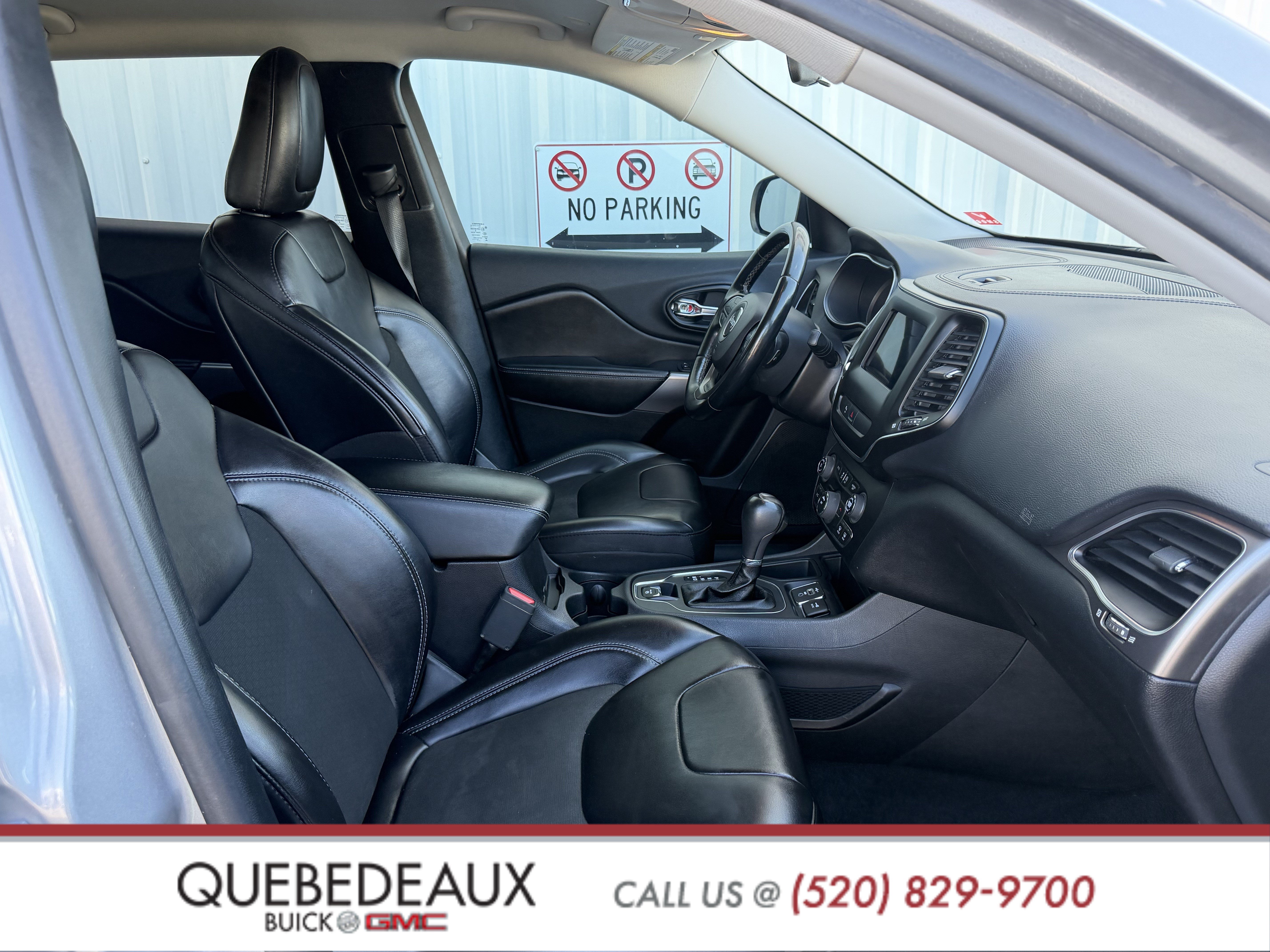 Used 2020 Jeep Cherokee Latitude Plus FWD image 11