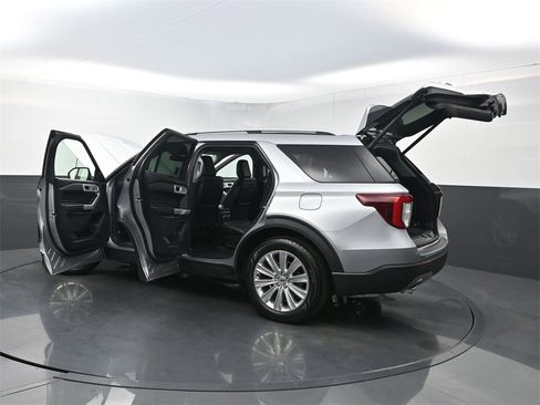 Used 2020 Ford Explorer Limited image 39