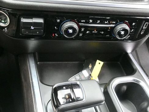 Used 2023 Chevrolet Silverado 1500 LTZ AWD/4WD image 20