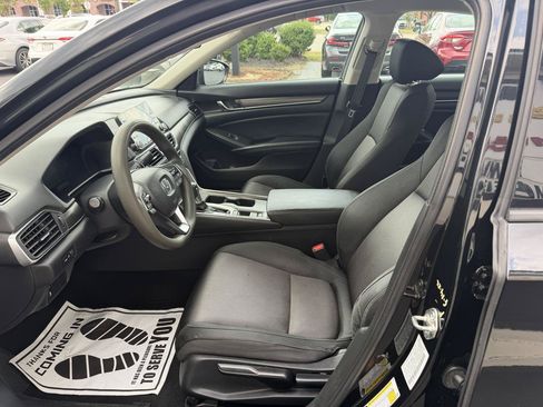 Used 2019 Honda Accord LX image 9