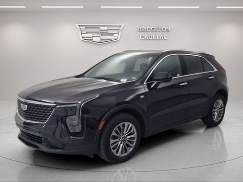 Used 2024 Cadillac XT4 Premium Luxury image 3