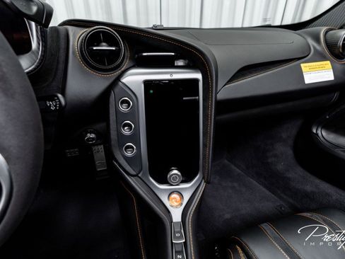 Used 2025 McLaren 750S Spider image 59