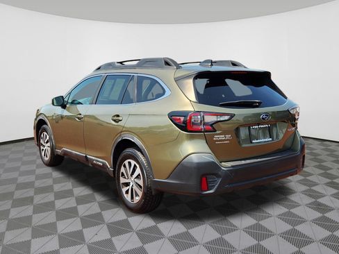Used 2020 Subaru Outback Premium w/ Popular Package #1 AWD/4WD image 3