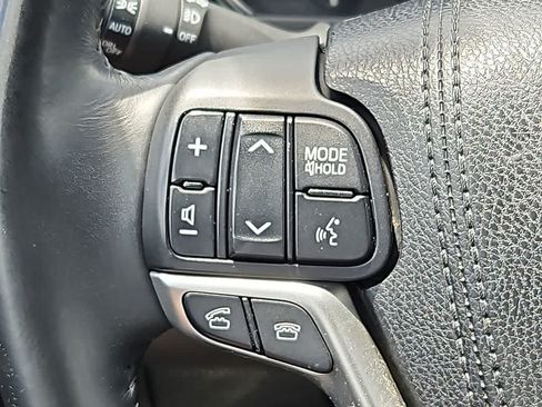 Used 2015 Toyota Highlander XLE AWD/4WD image 19
