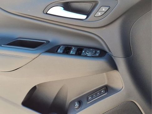 Used 2022 Chevrolet Equinox Premier AWD/4WD image 15
