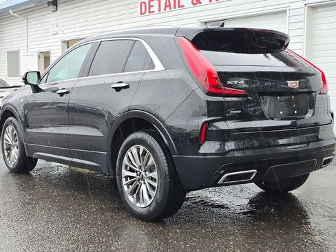 Used 2025 Cadillac XT4 Premium Luxury image 5