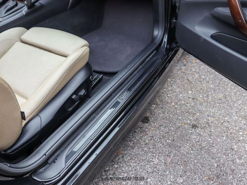 Used 2010 BMW 135i Convertible image 51