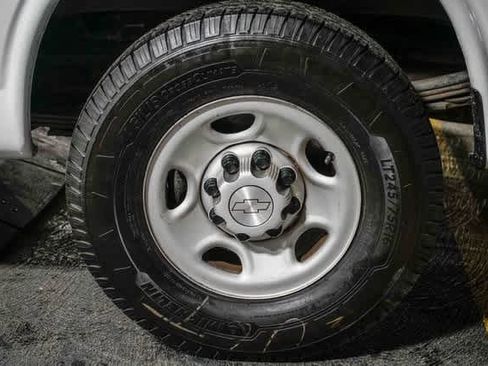 Used 2020 Chevrolet Express 2500 Extended w/ Communications Package image 10