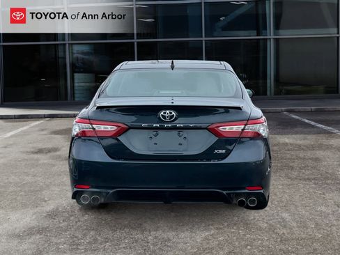 Used 2018 Toyota Camry XSE image 11