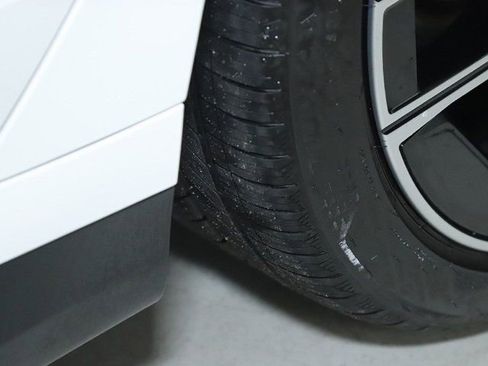 Used 2025 BMW 740i xDrive image 39