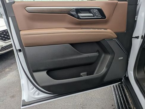 New 2026 Chevrolet Suburban High Country image 9