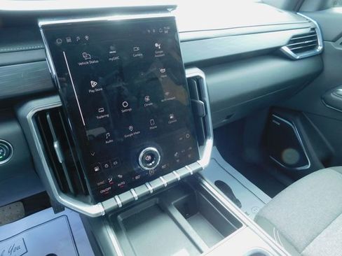 Used 2025 GMC Acadia Elevation image 33