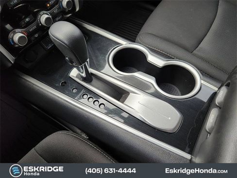 Used 2020 Nissan Pathfinder SV image 21