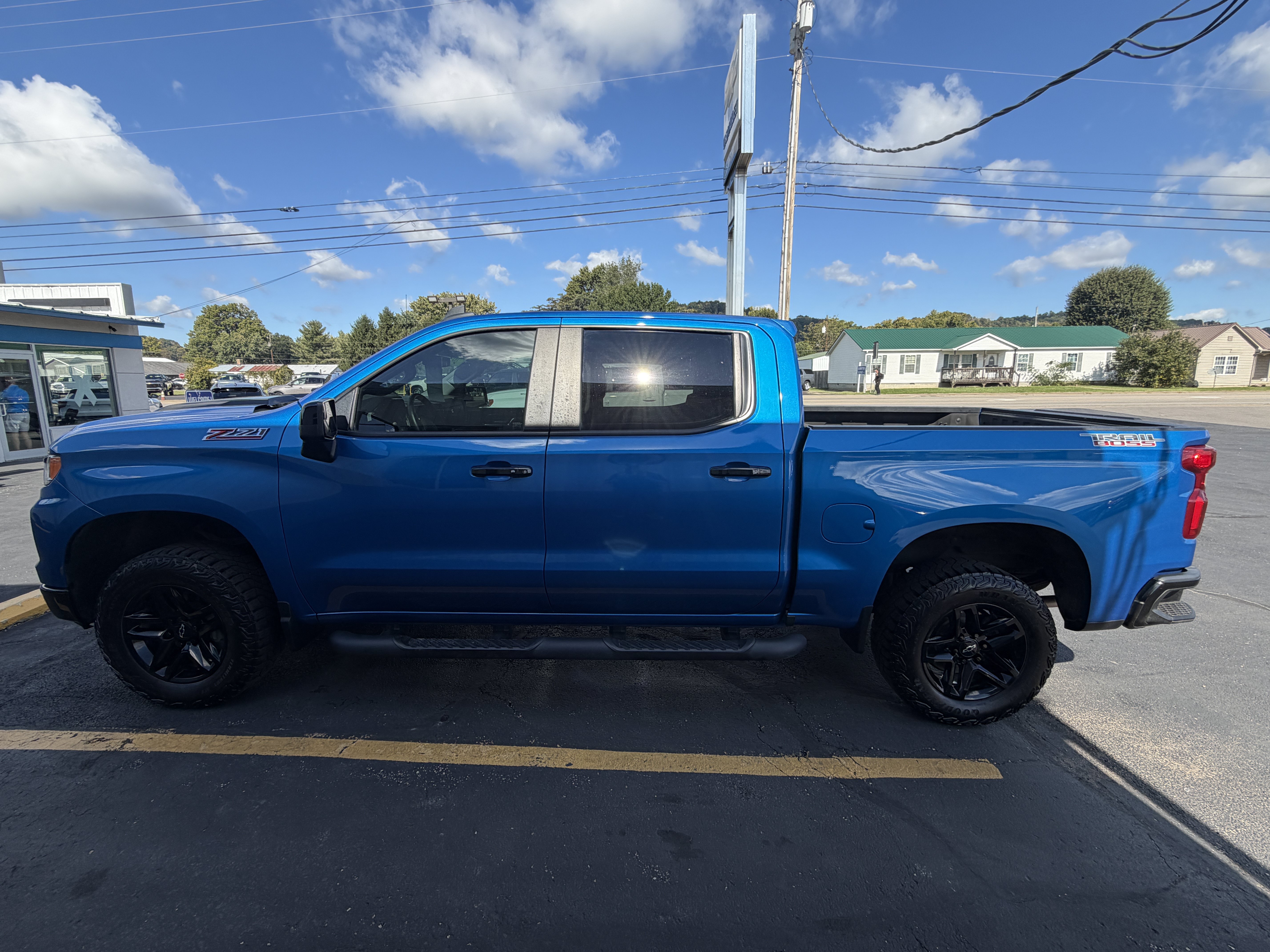 Used 2023 Chevrolet Silverado 1500 LT Trail Boss w/ Convenience Package II AWD/4WD image 5