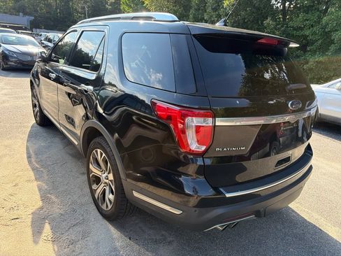 Used 2018 Ford Explorer Platinum AWD/4WD image 3