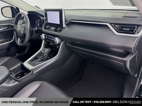 Used 2023 Toyota RAV4 XLE Premium image 28