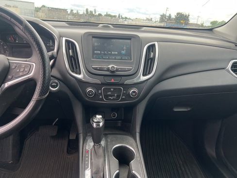 Used 2018 Chevrolet Equinox LT FWD image 14