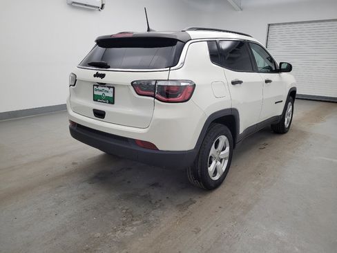 Used 2019 Jeep Compass Latitude w/ Popular Equipment Group AWD/4WD image 9