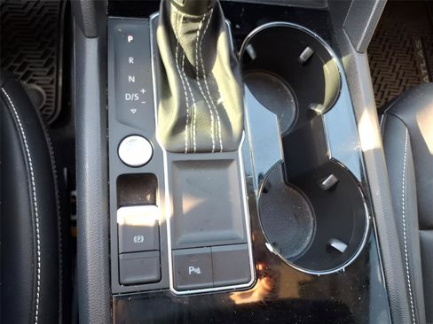 Used 2023 Volkswagen Atlas SE w/ Panoramic Sunroof Package image 23