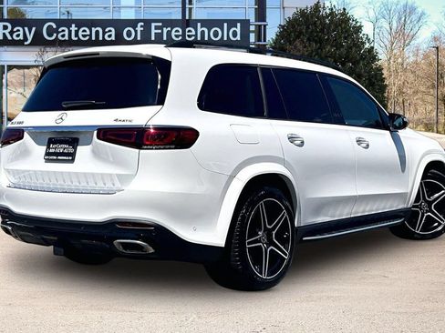 Used 2023 Mercedes-Benz GLS 580 4MATIC image 2