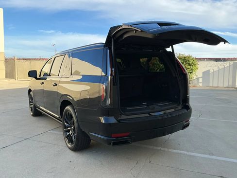 Used 2023 Cadillac Escalade ESV Sport Platinum AWD/4WD image 23