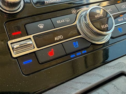 Used 2019 Lincoln Navigator Reserve w/ Cargo Package AWD/4WD image 29