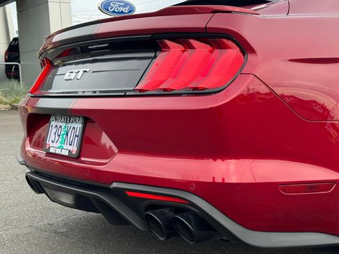 Used 2018 Ford Mustang GT RWD image 14
